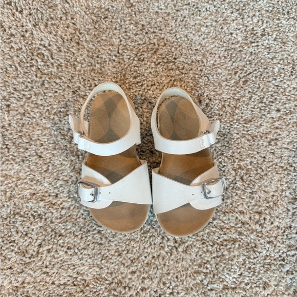 Kids White Sandals Shaelyn from Cat & Jack White strappy dress sandals size 6 - Picture 4 of 9